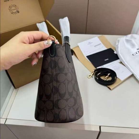 Coach women's bag - Picture 4 of 8